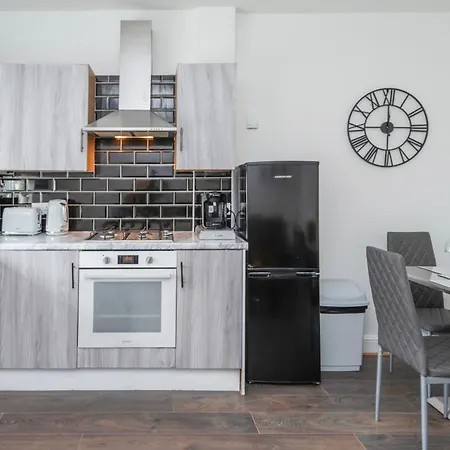 Modern Family Home W/Wi-Fi, Netflix, Self Check-In London Exterior photo
